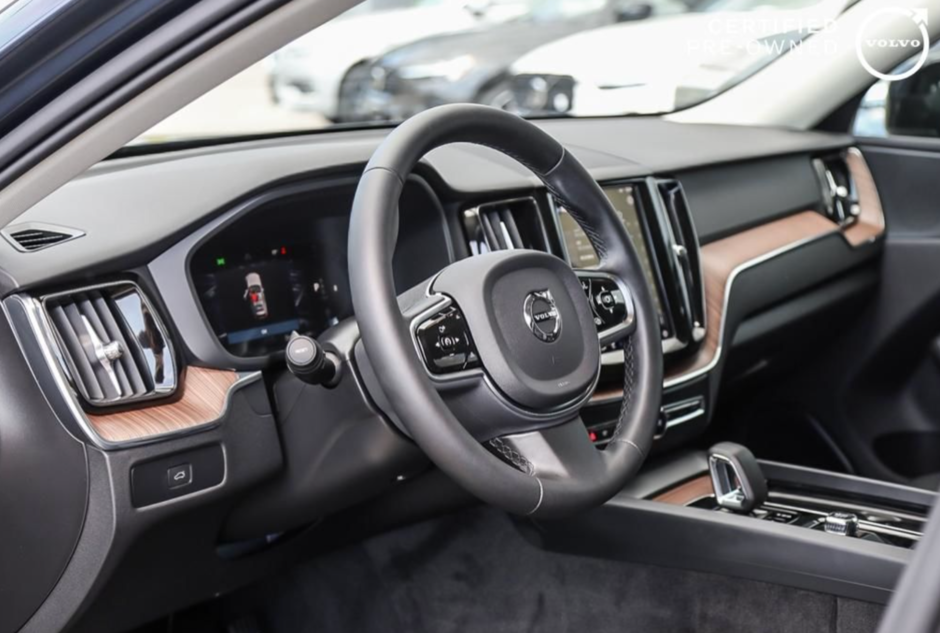 2024 Volvo XC60 Plus | Dark Theme | Rare Denim Blue-3