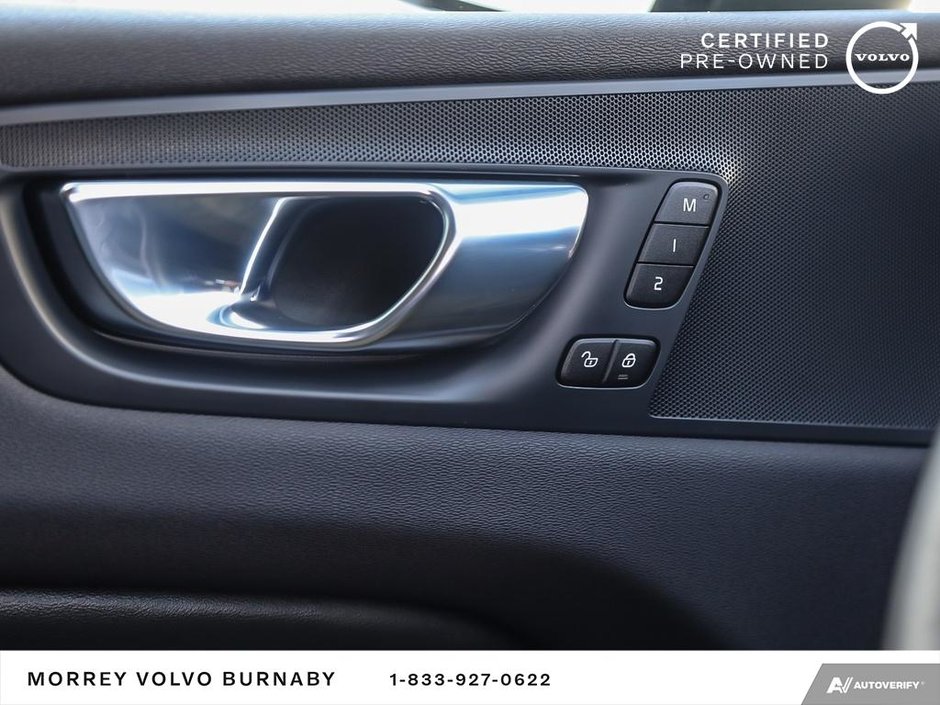 2024 Volvo XC60 Plus | Dark Theme | Rare Denim Blue-17