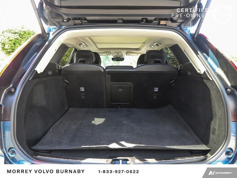 2024 Volvo XC60 Plus | Dark Theme | Rare Denim Blue-11