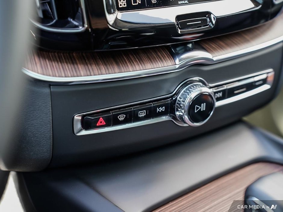2024 Volvo XC60 Plus | Climate Package | 20 RIMS-19