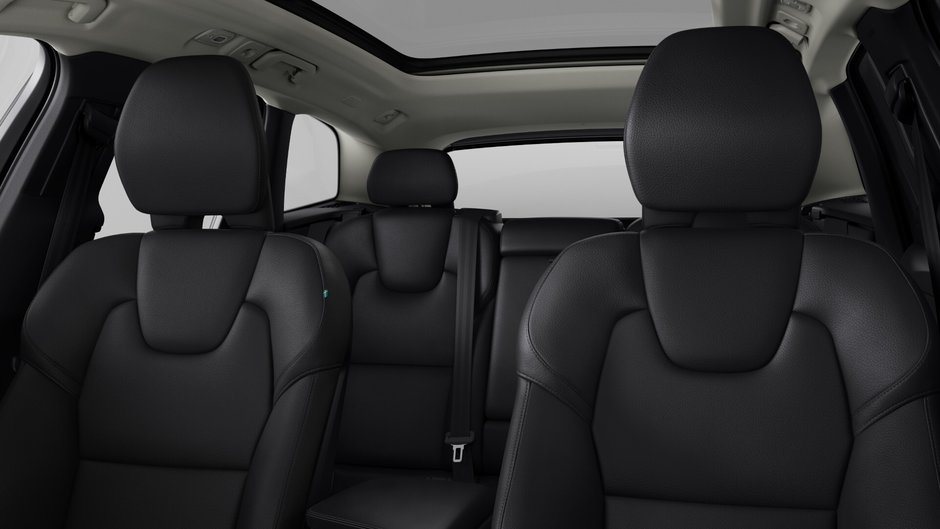 2025 Volvo XC60 B5 AWD Plus Dark Theme-9