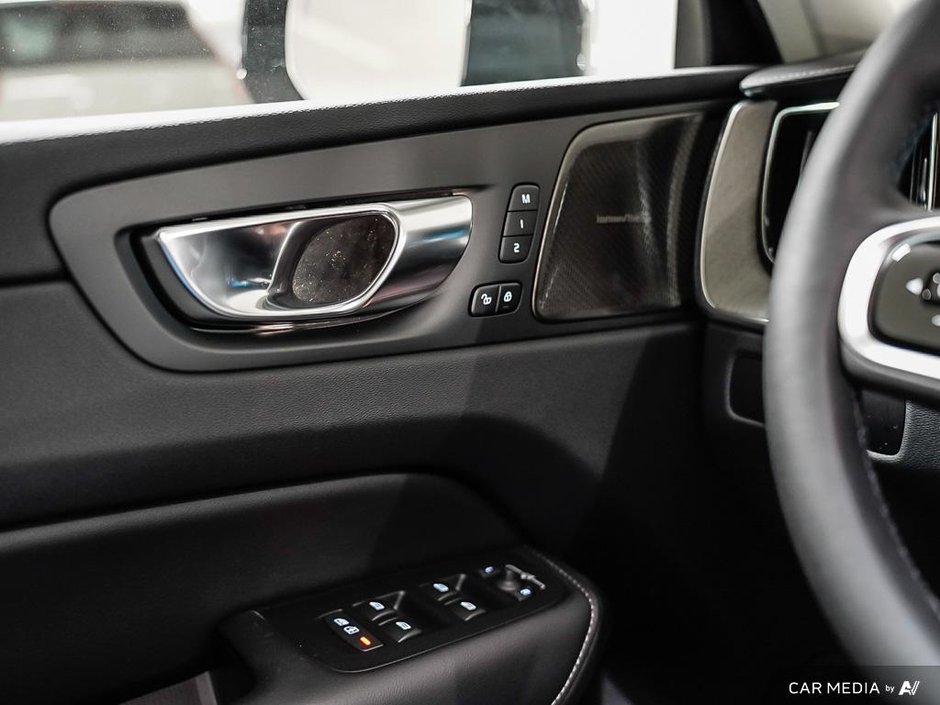 2025 Volvo XC60 Ultra-16