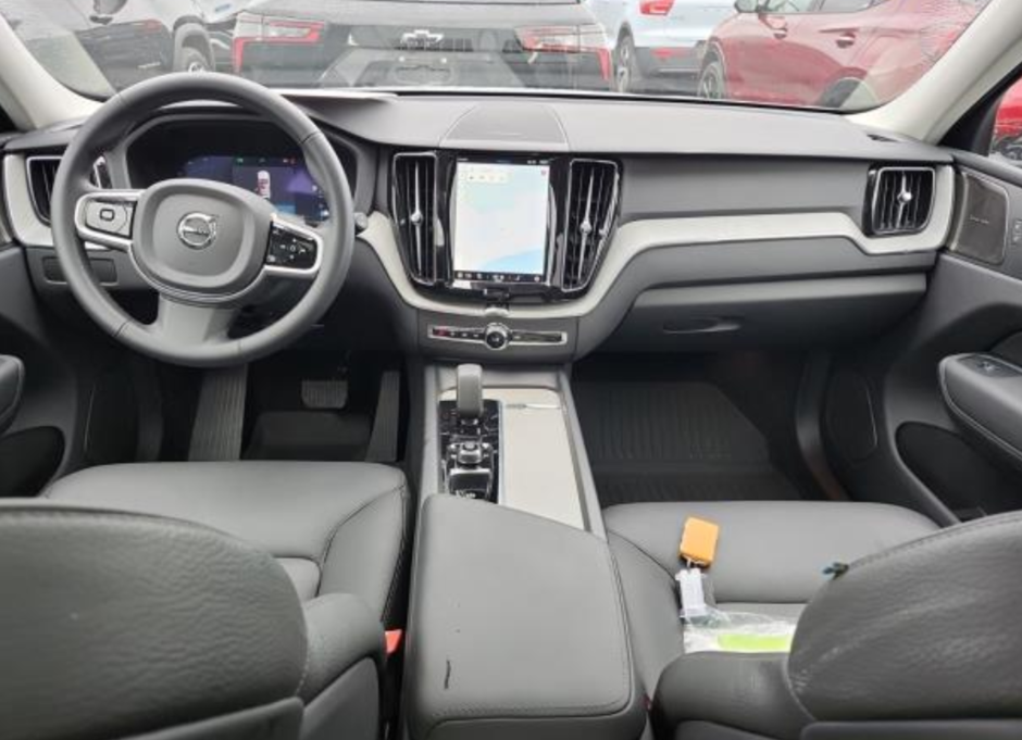 2025 Volvo XC60 Plus | Harman Kardon | Upgraded Wheels-1