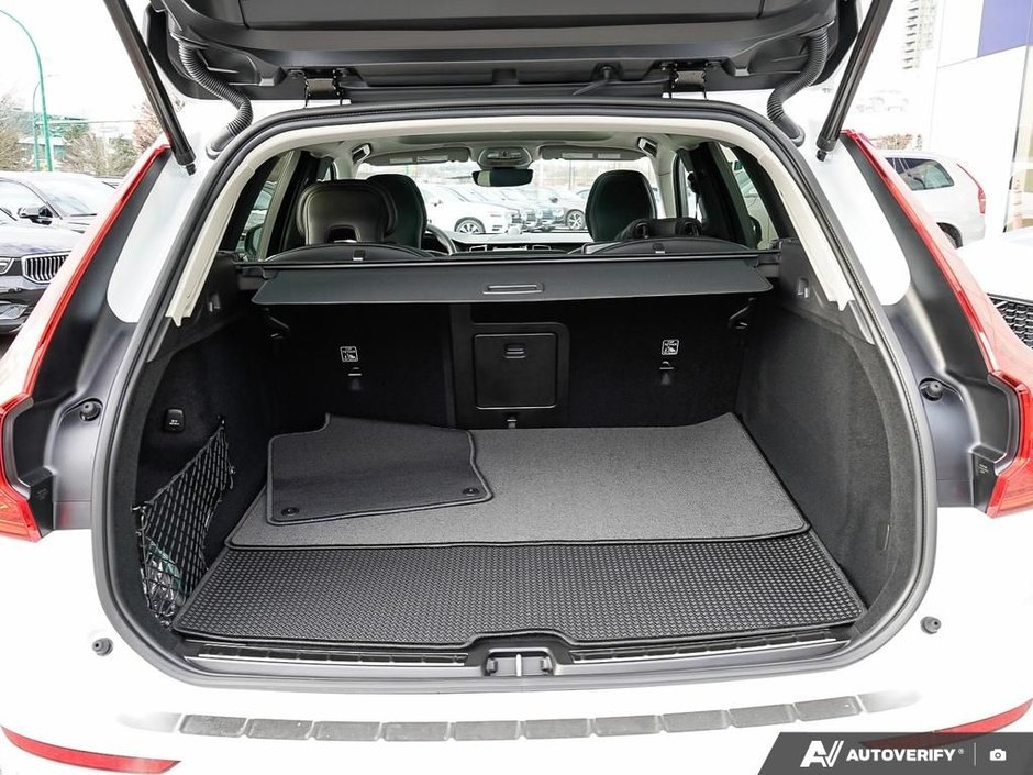 2025 Volvo XC60 Ultra • DEMO • Bowers & Wilkins-8