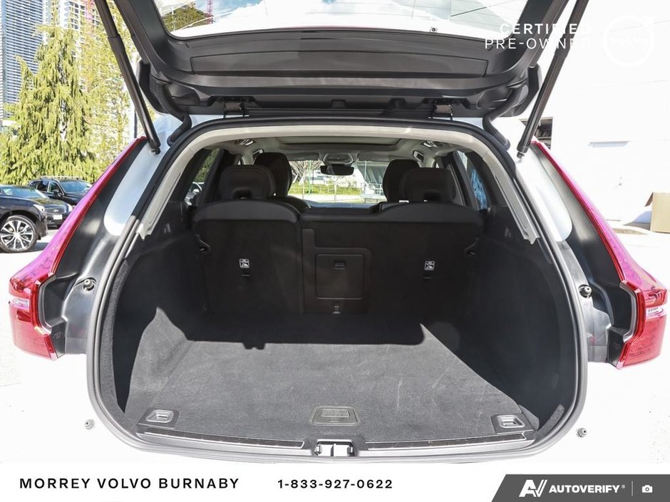 2025 Volvo XC60 B5 AWD Plus – ONLY 22,623 KMS-11