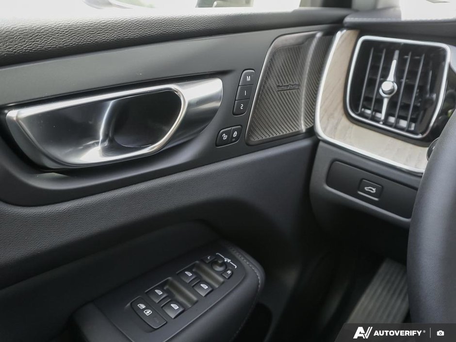 2026 Volvo XC60 Ultra-20