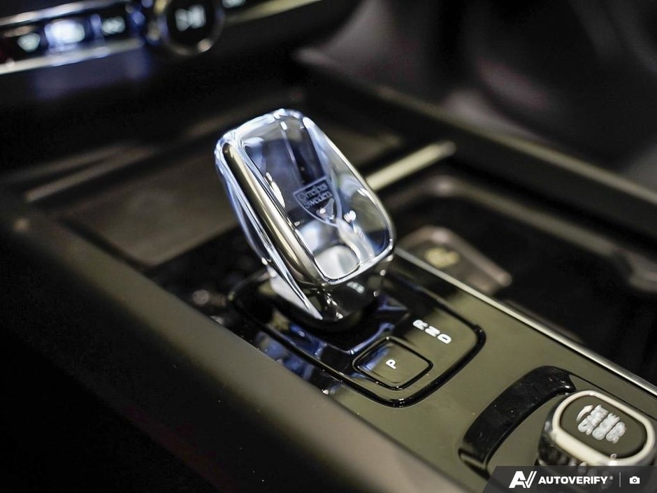 2026 Volvo XC60 Ultra Black Edition-18