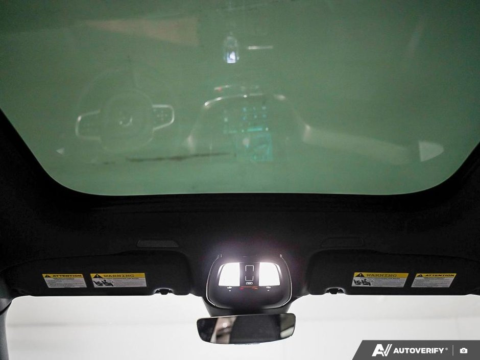 2026 Volvo XC60 Ultra Black Edition-25