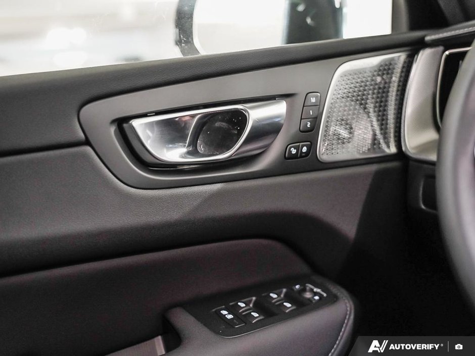 2026 Volvo XC60 Ultra Black Edition-16