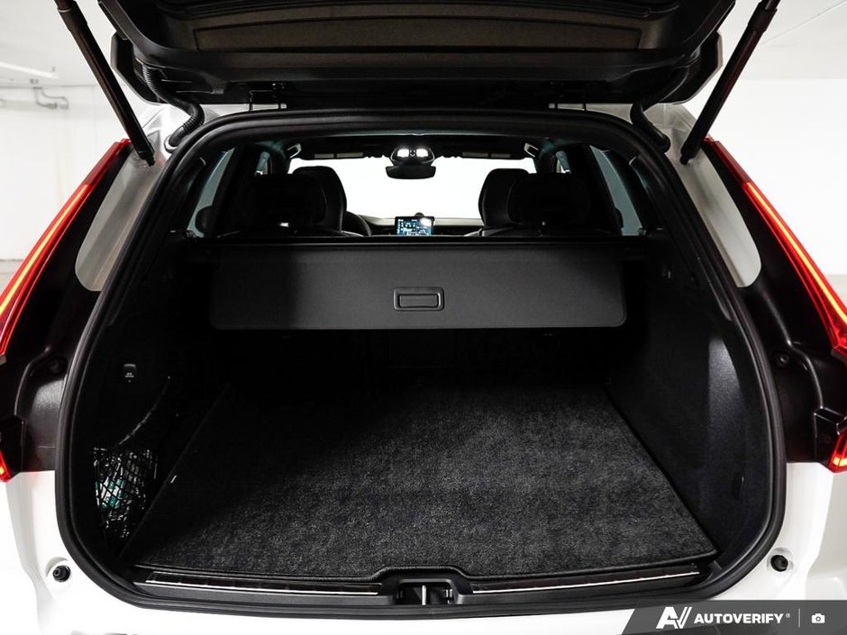 2026 Volvo XC60 Ultra Black Edition-10