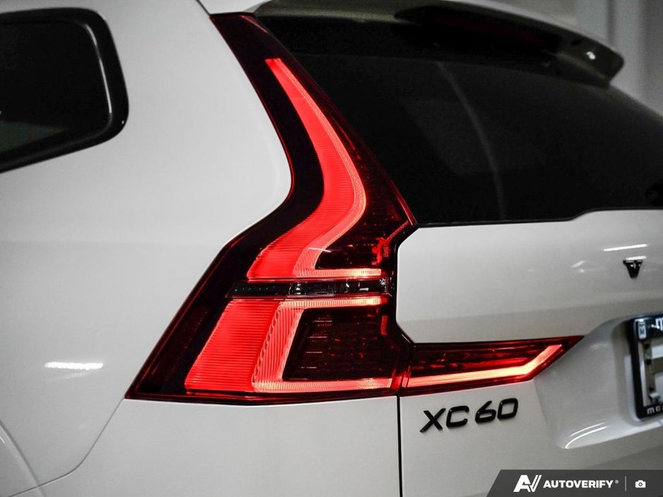2026 Volvo XC60 Ultra Black Edition-11