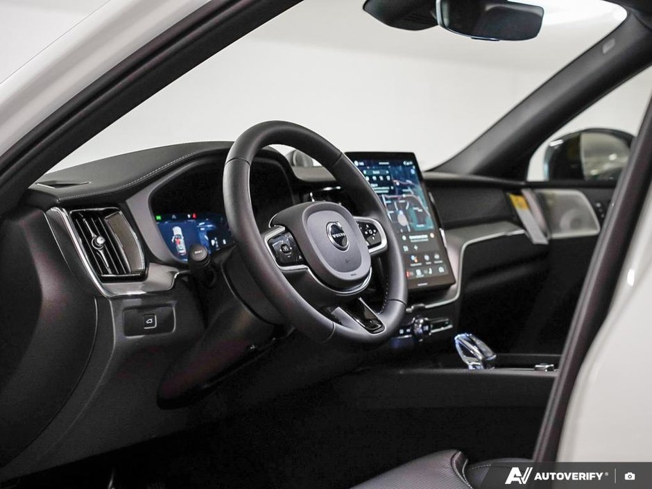 2026 Volvo XC60 Ultra Black Edition-12