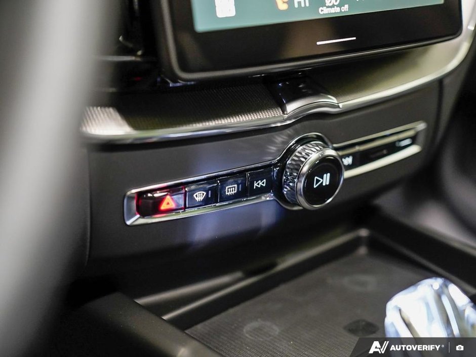 2026 Volvo XC60 Ultra Black Edition-19