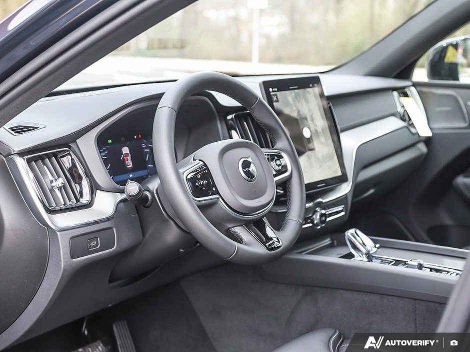 2026 Volvo XC60 Ultra Black Edition-12