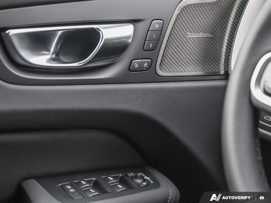 2026 Volvo XC60 Ultra Black Edition-16