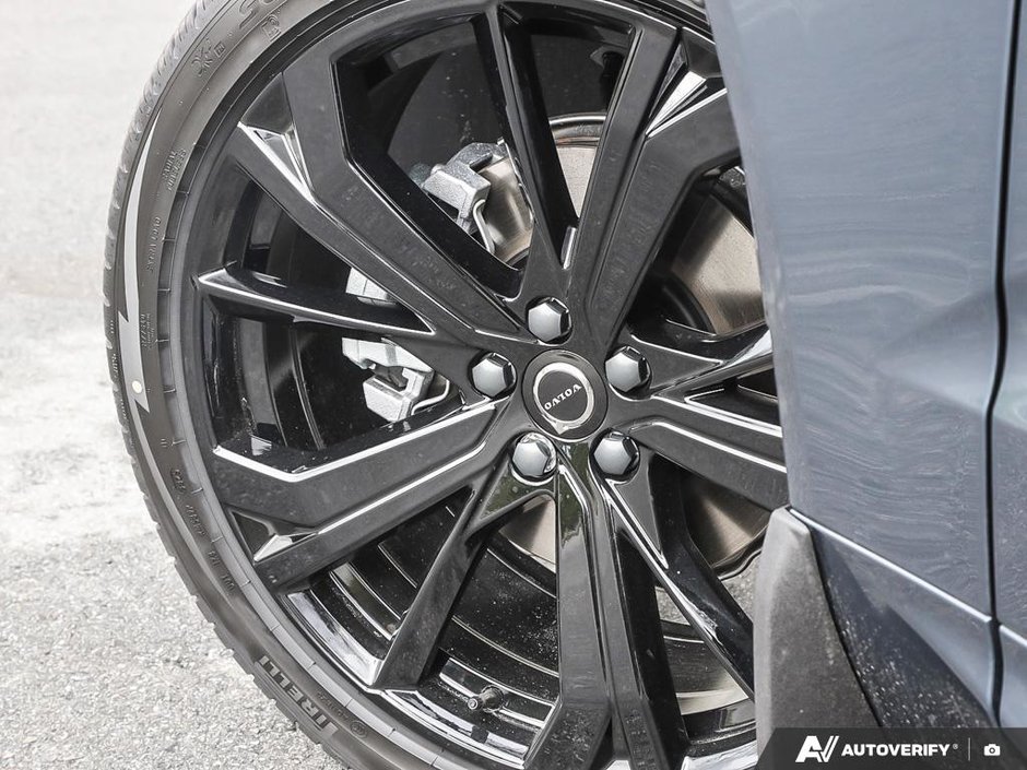 2026 Volvo XC60 Ultra Black Edition-5