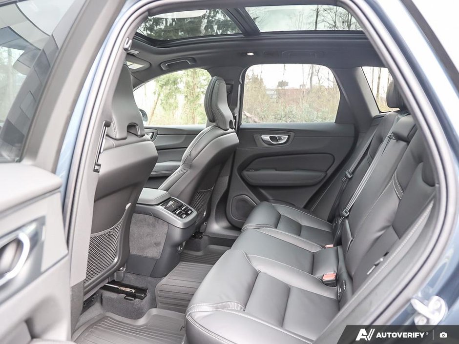 2026 Volvo XC60 Ultra Black Edition-23