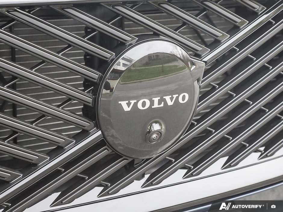 2026 Volvo XC60 Ultra Black Edition-8