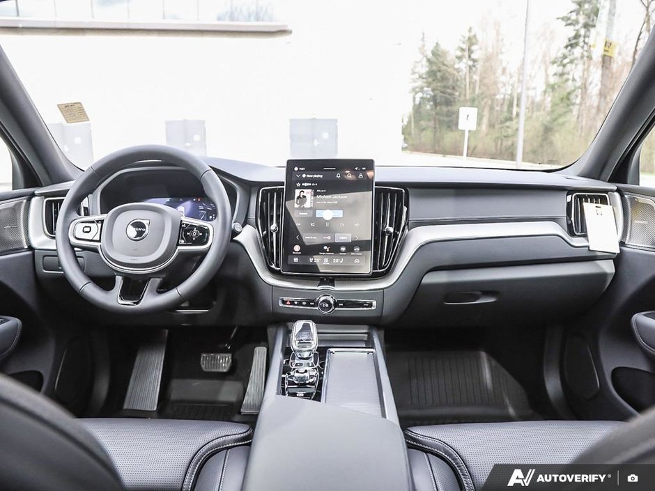 2026 Volvo XC60 Ultra Black Edition-24