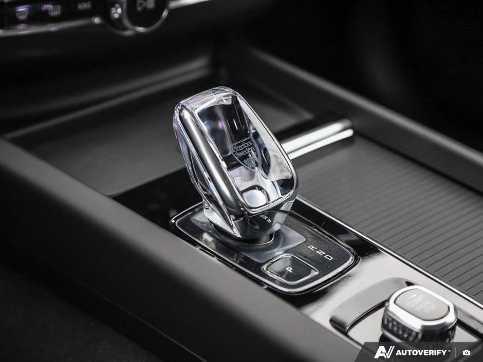 2026 Volvo XC60 Ultra Black Edition-19