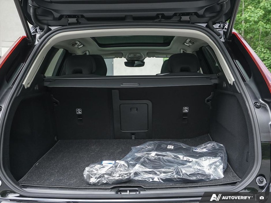 2026 Volvo XC60 Core-11