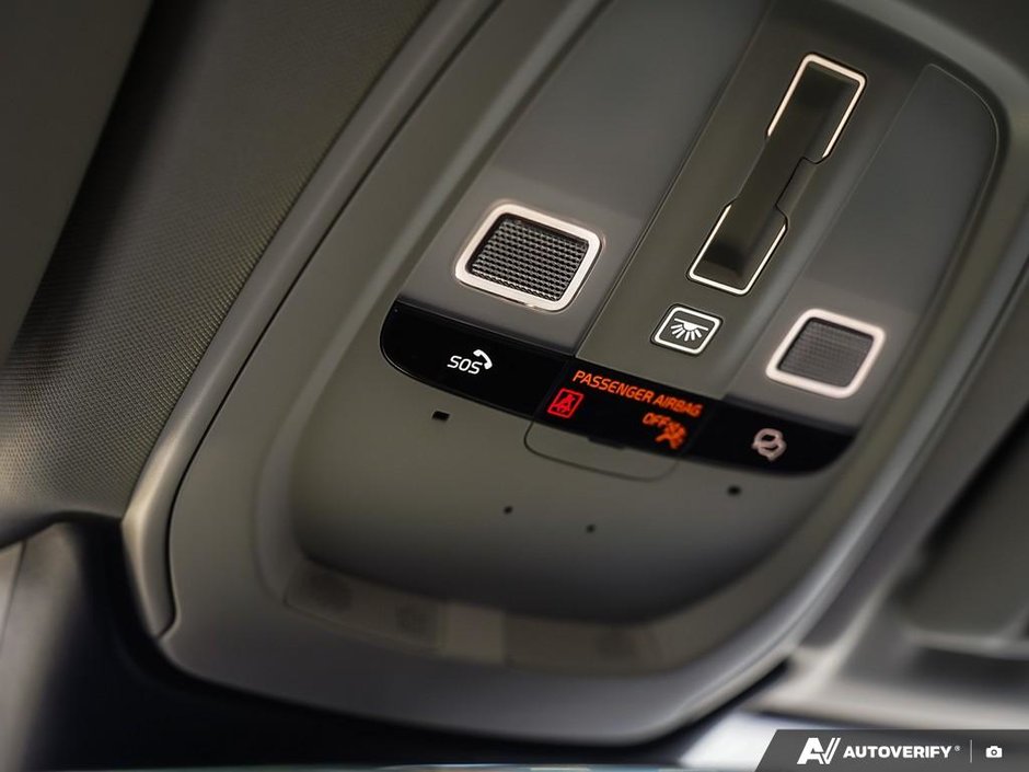 2026 Volvo XC60 B5 AWD Ultra Dark Theme-21