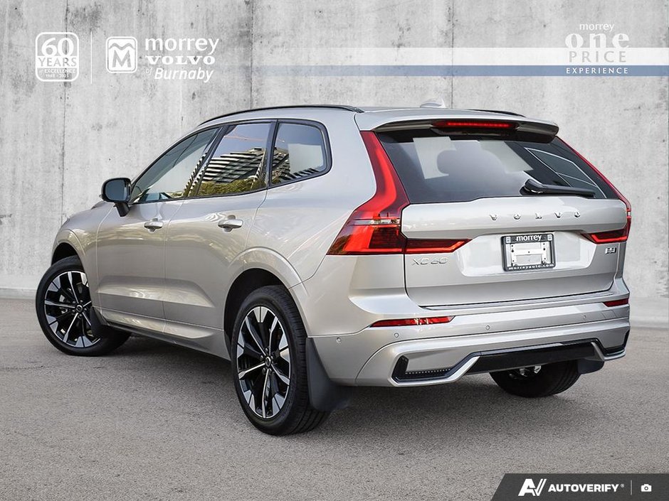 2026 Volvo XC60 B5 AWD Ultra Dark Theme-3