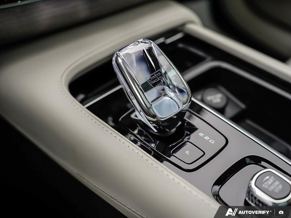 2025 Volvo XC90 Plug-In Hybrid Ultra | Bowers | Air | Massage | Elegance-18