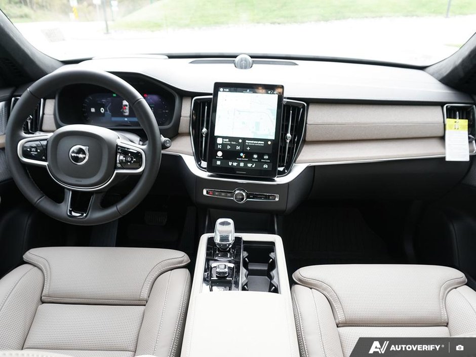 2026 Volvo XC90 Plug-in hybrid Ultra 7-Seater (Dark Theme)-14