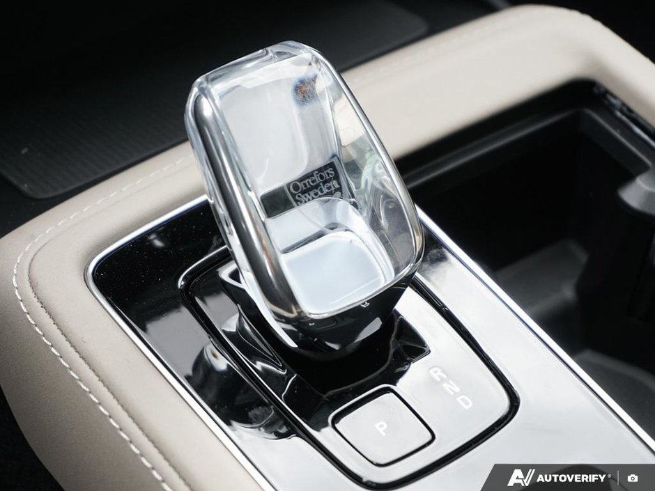 2026 Volvo XC90 Plug-in hybrid Ultra 7-Seater (Dark Theme)-20