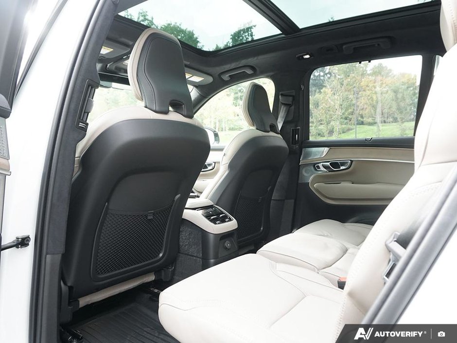 2026 Volvo XC90 Plug-in hybrid Ultra 7-Seater (Dark Theme)-12