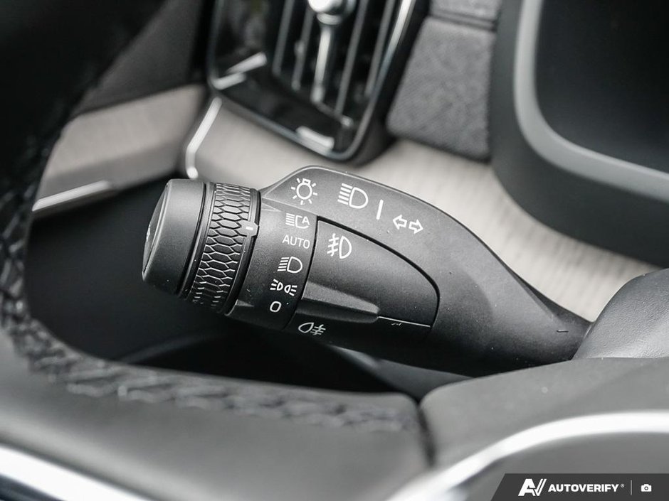 2026 Volvo XC90 Plug-in hybrid Ultra 7-Seater (Bright Theme)-18