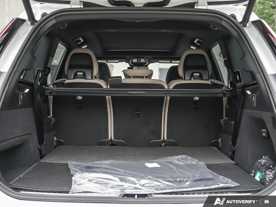 2026 Volvo XC90 Plug-in hybrid Plus 7-Seater (Dark Theme)-11