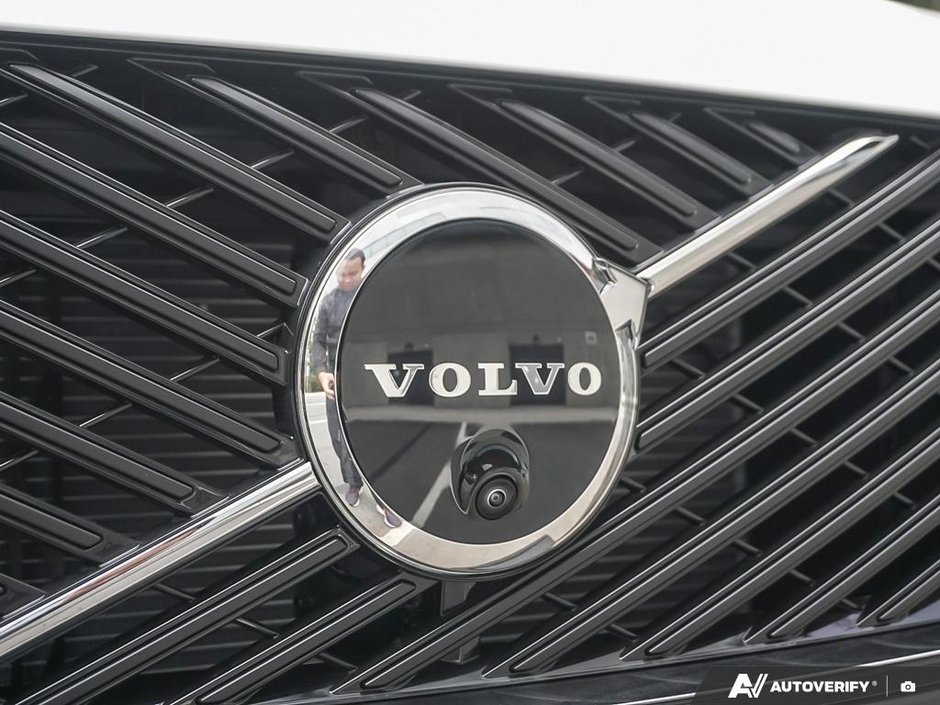 2026 Volvo XC90 Plug-in hybrid Plus 7-Seater (Dark Theme)-8