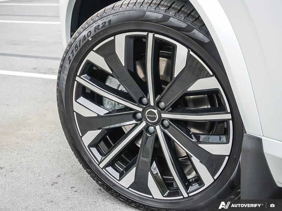 2026 Volvo XC90 Plug-in hybrid Plus 7-Seater (Dark Theme)-5