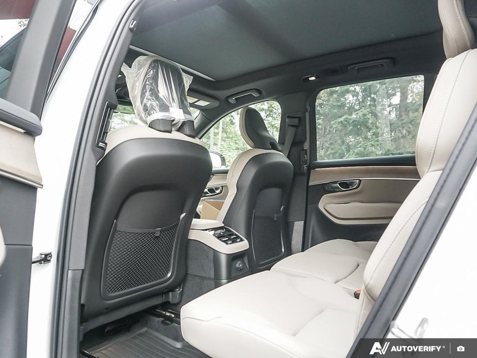 2026 Volvo XC90 Plug-in hybrid Plus 7-Seater (Dark Theme)-12
