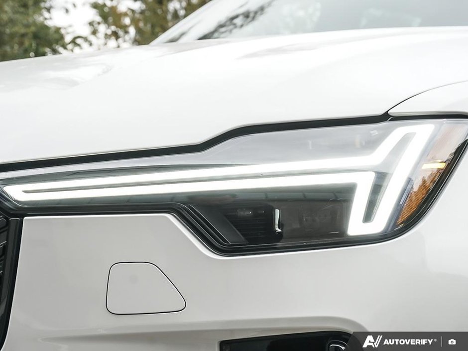 2026 Volvo XC90 Plug-in hybrid Plus 7-Seater (Dark Theme)-9