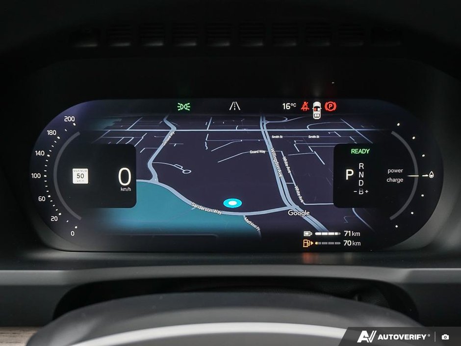 2026 Volvo XC90 Plug-in hybrid Plus 7-Seater (Dark Theme)-17