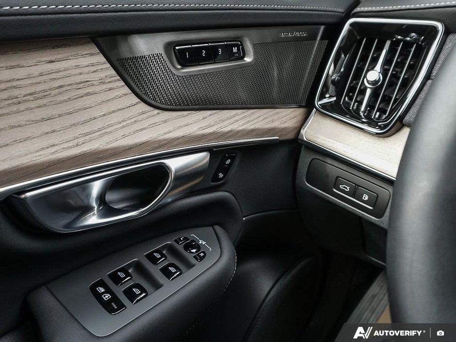 2026 Volvo XC90 Plug-in hybrid Plus 7-Seater (Bright Theme)-20