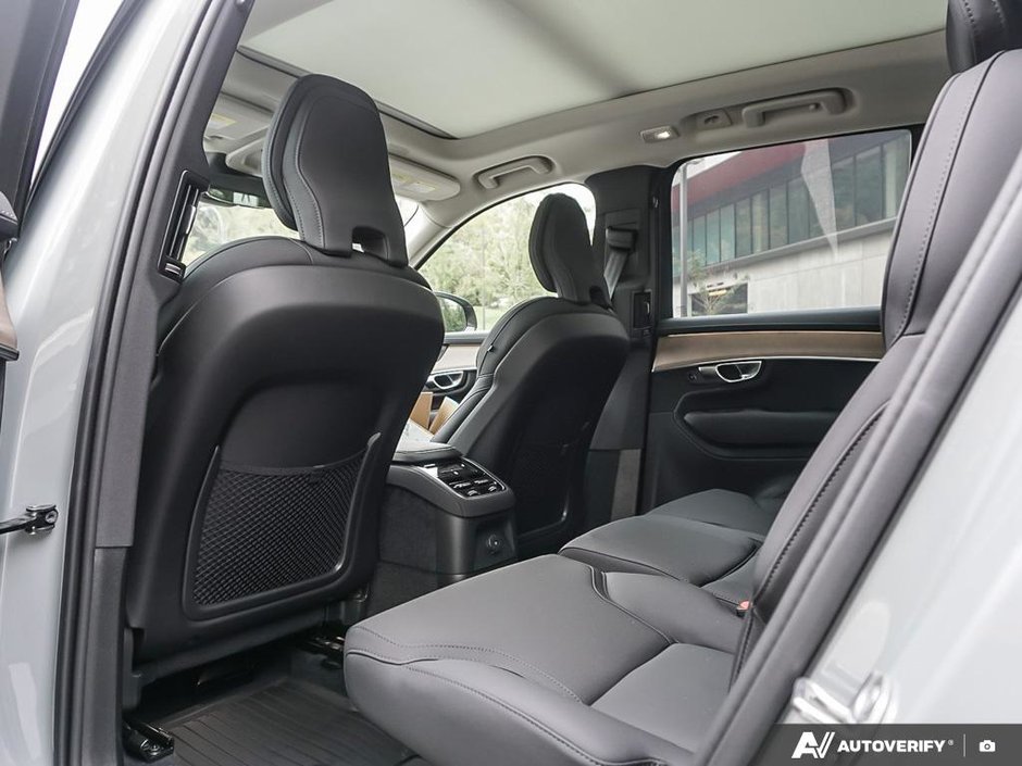 2026 Volvo XC90 Plug-in hybrid Plus 7-Seater (Dark Theme)-12