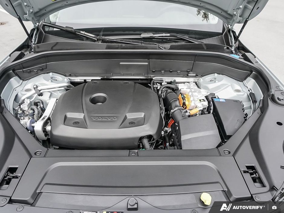 2026 Volvo XC90 Plug-in hybrid Plus 7-Seater (Dark Theme)-7