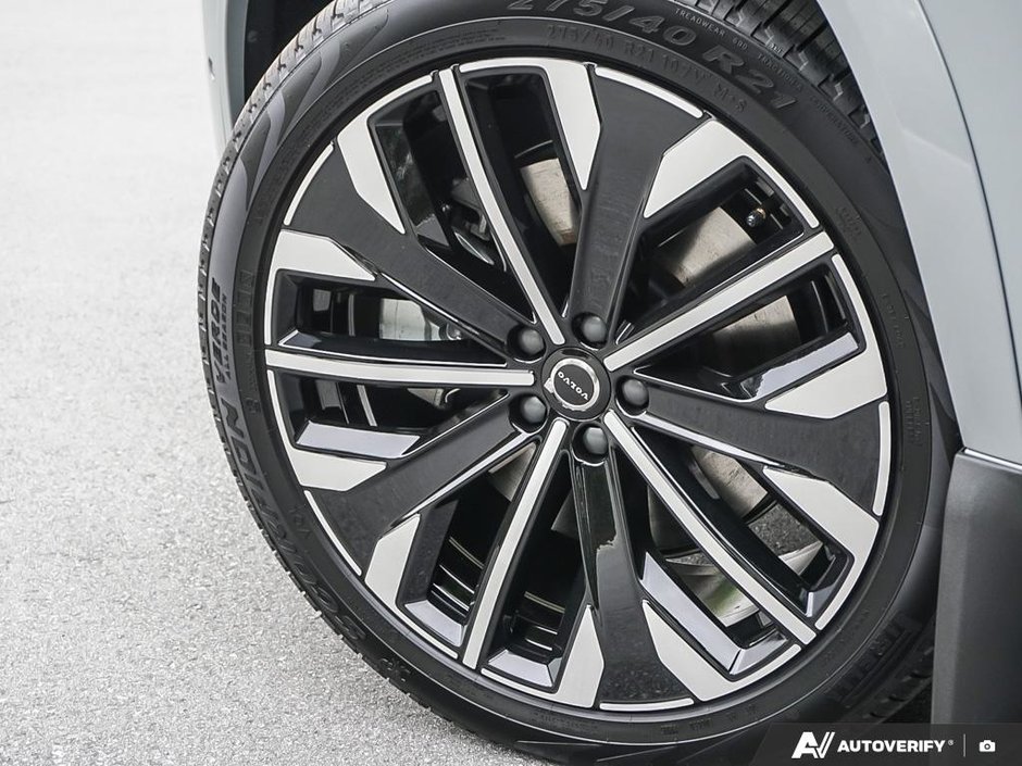 2026 Volvo XC90 Plug-in hybrid Plus 7-Seater (Dark Theme)-5