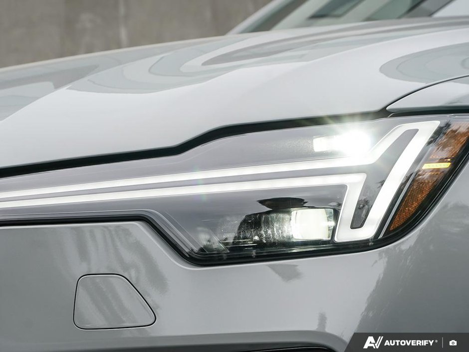 2026 Volvo XC90 Plug-in hybrid Plus 7-Seater (Dark Theme)-9