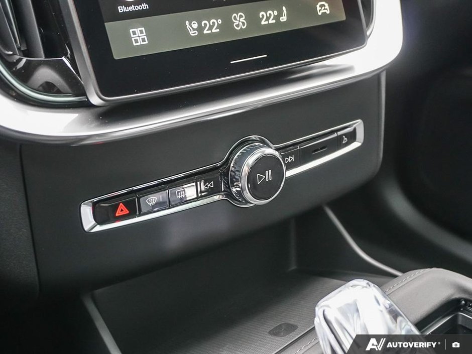2026 Volvo XC90 Plug-in hybrid Plus 7-Seater (Dark Theme)-22