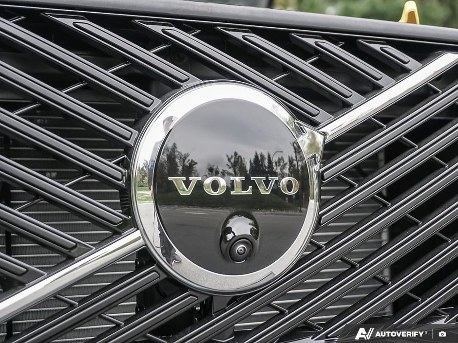 2026 Volvo XC90 Plug-in hybrid Plus 7-Seater (Dark Theme)-8