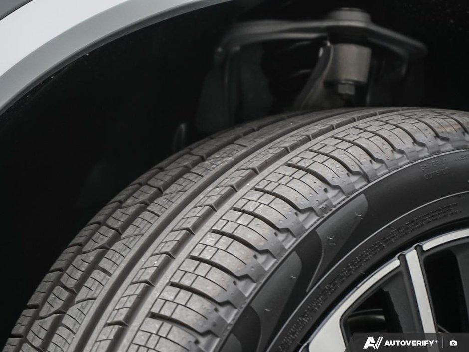 2026 Volvo XC90 Plug-in hybrid Plus 7-Seater (Dark Theme)-6