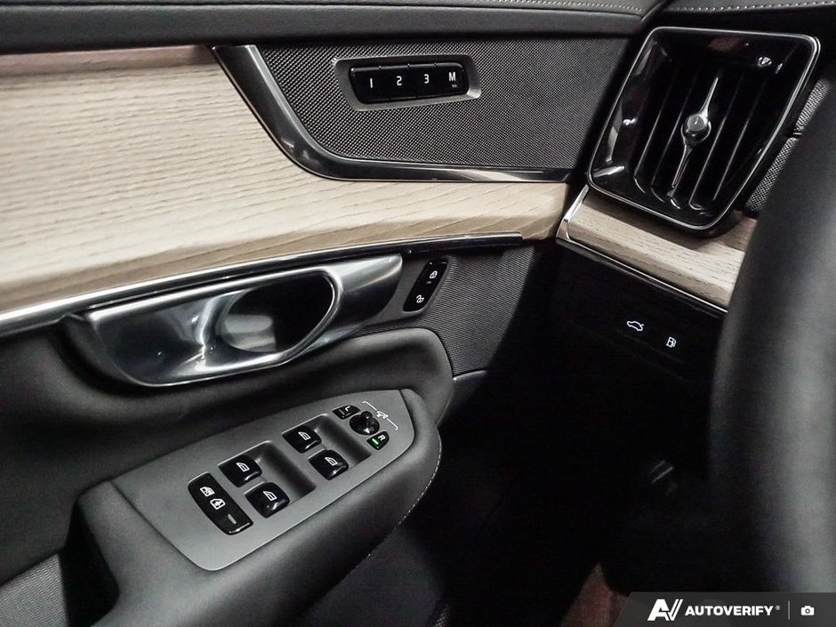 2026 Volvo XC90 Plug-in hybrid Core 7-Seater (Bright Theme)-20