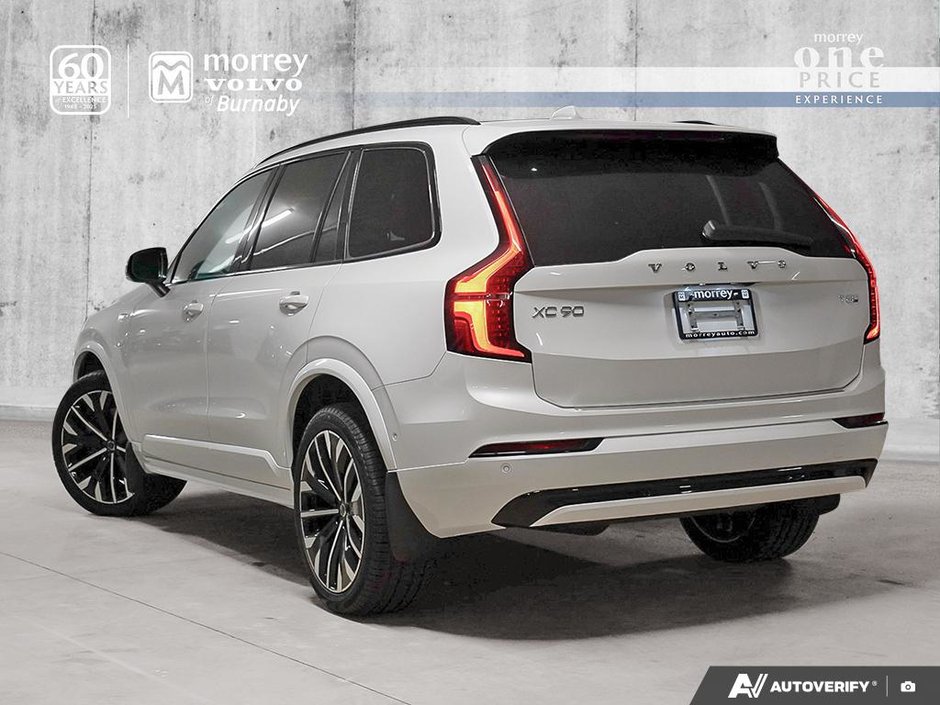 2026 Volvo XC90 Plug-in hybrid Plus 7-Seater (Dark Theme)-3