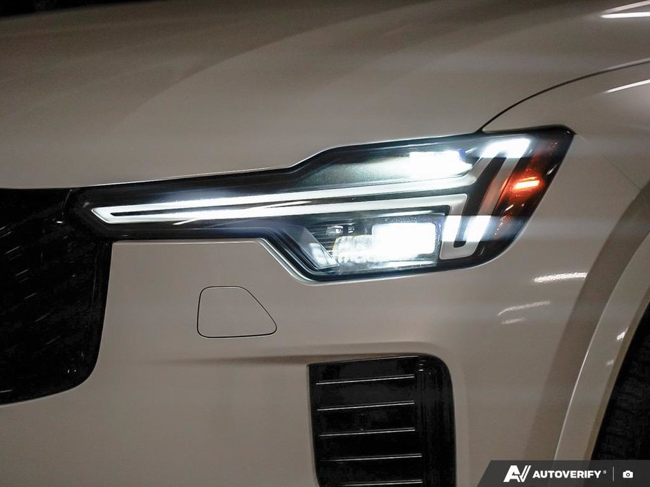 2026 Volvo XC90 Plug-in hybrid Plus 7-Seater (Dark Theme)-9