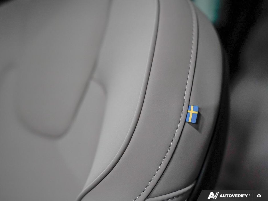 2026 Volvo XC90 Plug-in hybrid Plus 7-Seater (Dark Theme)-22